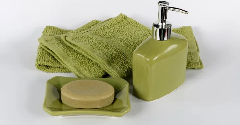 découvrez notre porte-savon en jesmonite durable, alliant élégance et respect de l'environnement pour une salle de bain éco-responsable.