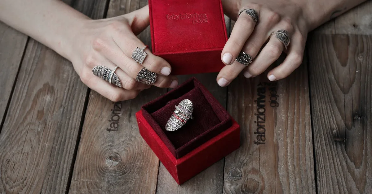 découvrez notre boîte à bijoux élégante et pratique, parfaite pour organiser et protéger vos précieux accessoires avec style.