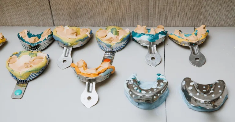 découvrez notre sélection de moulures en bois de haute qualité, idéales pour embellir et personnaliser vos intérieurs avec élégance et durabilité.