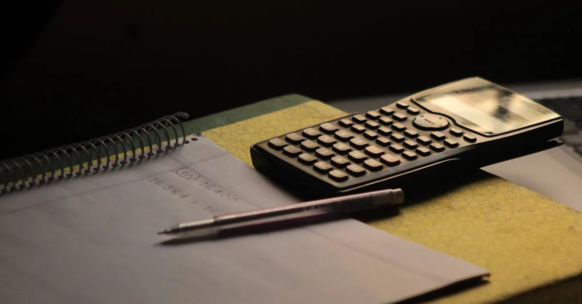 calcul du champ électrique : techniques et formules pour déterminer l'intensité et la direction du champ électrique dans divers contextes.