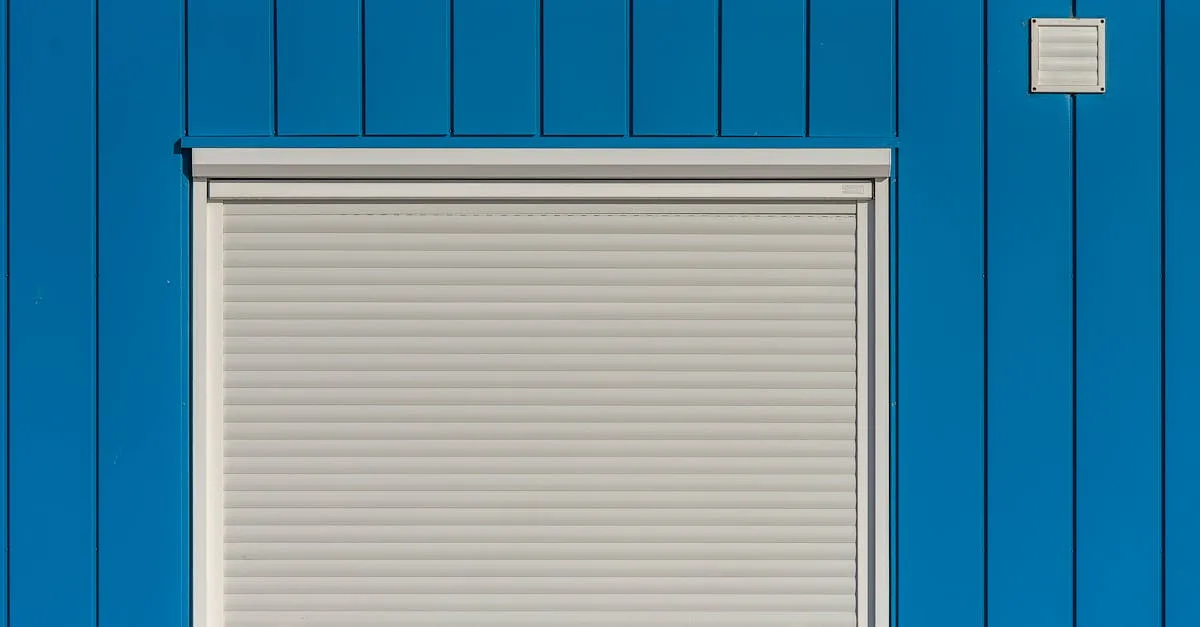 découvrez les inconvénients des volets roulants solaires, incluant leurs limitations techniques, coûts, et aspects pratiques à considérer avant l'achat.