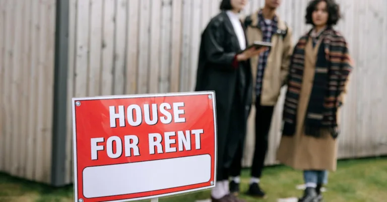 découvrez comment identifier et contester une augmentation de loyer injustifiée pour protéger vos droits de locataire.