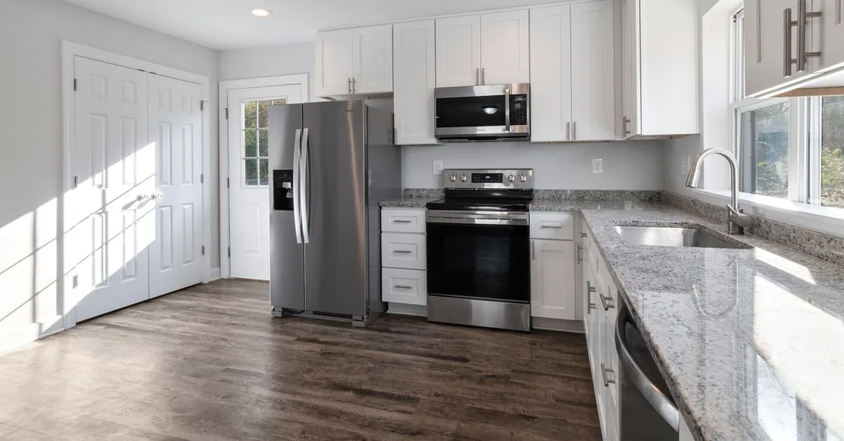 découvrez nos services de rénovation de cuisine pour transformer votre espace en un lieu moderne, fonctionnel et esthétique. expertise, qualité et satisfaction garanties.