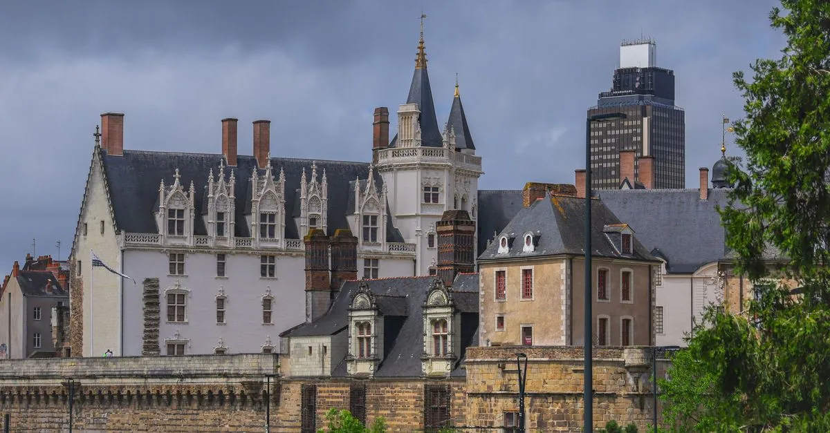 découvrez les meilleures opportunités immobilières à nantes : appartements, maisons, et biens d'exception pour investir ou vivre dans une ville dynamique et attractive.