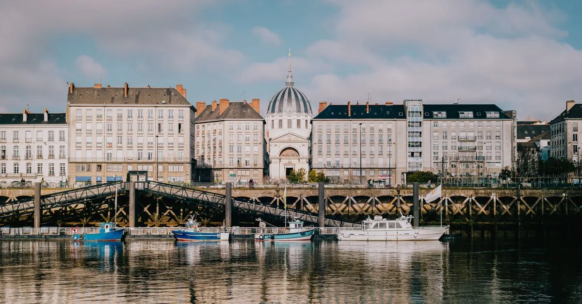 découvrez les meilleures opportunités immobilières à nantes : appartements, maisons et biens d'exception pour acheter ou louer dans une ville dynamique et attractive.