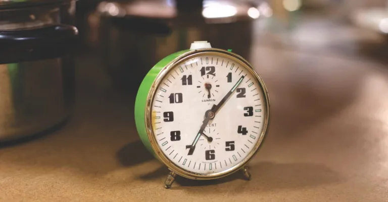 découvrez comment régler l'heure facilement et rapidement avec nos astuces pratiques pour synchroniser et ajuster le temps sur vos appareils.