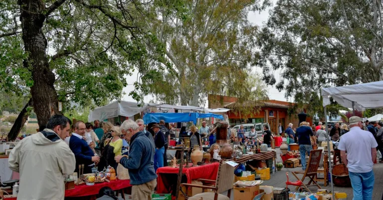 découvrez les meilleurs marchés aux puces près de chez vous : antiquités, objets vintage, bonnes affaires et ambiance conviviale pour chiner et dénicher des trésors uniques.