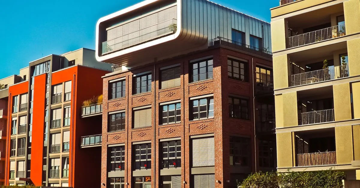 découvrez les logements hybrides modernes alliant design innovant et durabilité pour un habitat confortable et écologique.