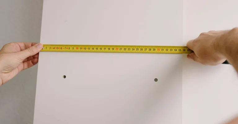découvrez les largeurs de rails pour cloisons sèches, leurs dimensions courantes et comment choisir le modèle adapté à votre projet.