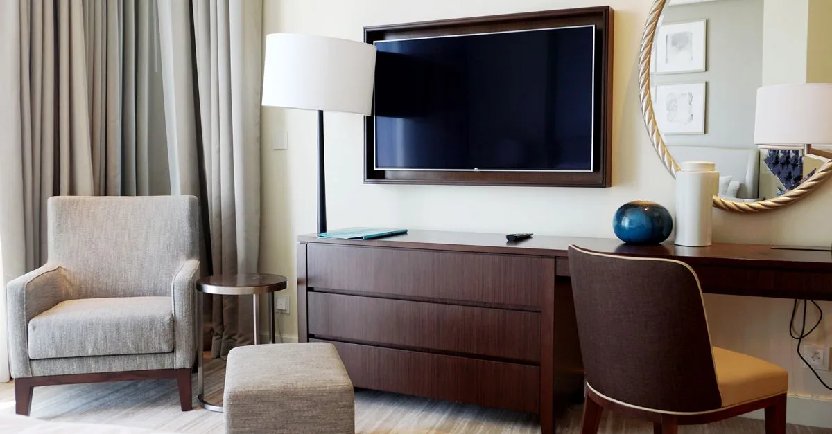 découvrez où placer une prise tv murale pour dissimuler les câbles et profiter d’une installation pratique, esthétique et adaptée à votre espace.